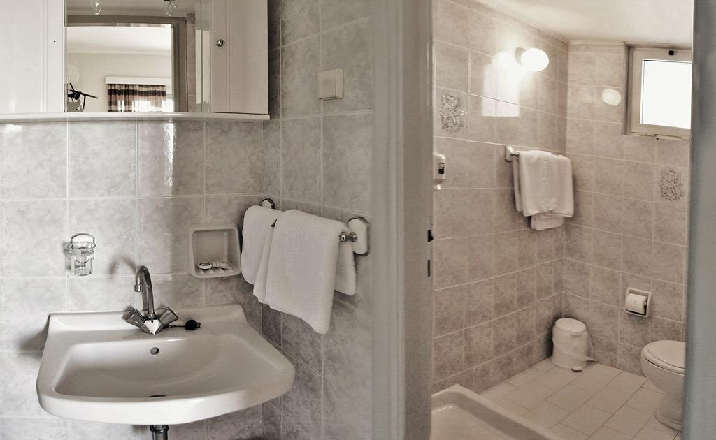 Hotel Miramare Ксилокастрон Екстериор снимка