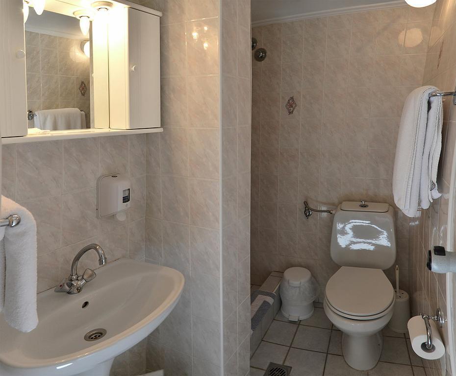 Hotel Miramare Ксилокастрон Екстериор снимка